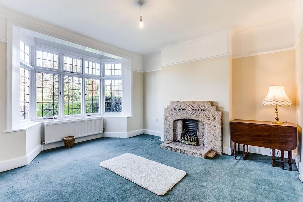 Bradford Road, West Yorkshire WF1 4 bed semidetached house for sale