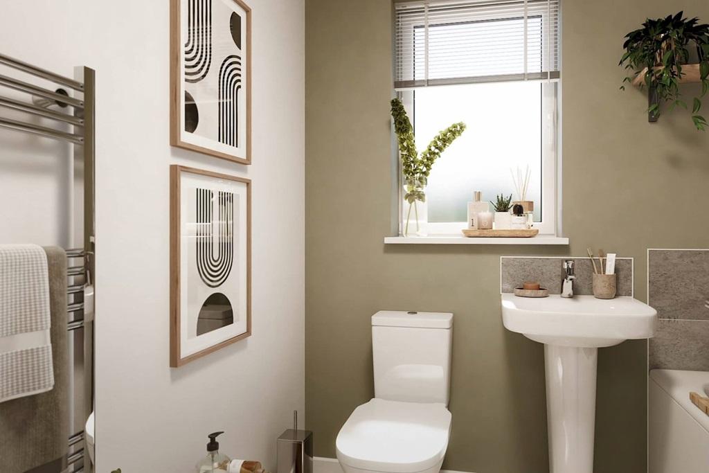 Main bedroom with shower over bath