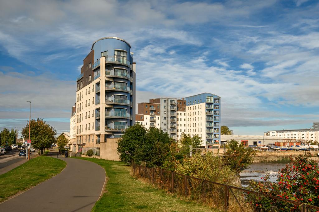 Lower Granton Road, Edinburgh EH5 2 bed flat for sale £260,000
