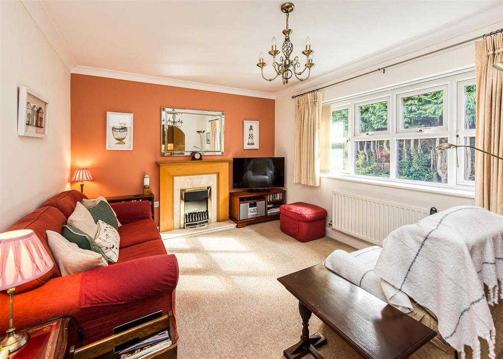 19 Cygnet Court-Living Room B.jpg