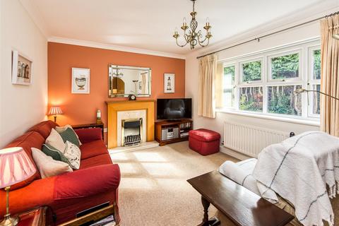 19 Cygnet Court, Wombourne, Wolverhampton, WV5 0NN