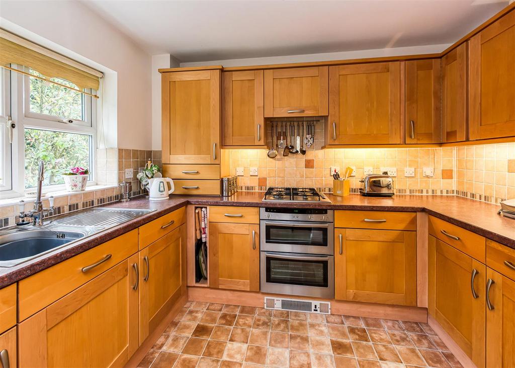 19 Cygnet Court-Kitchen.jpg