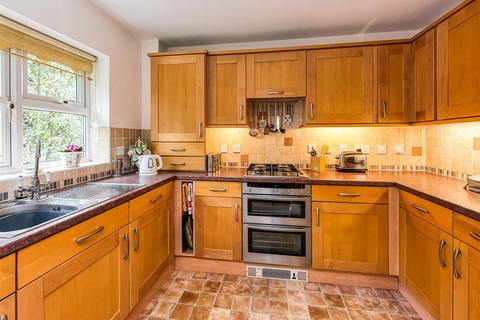 19 Cygnet Court, Wombourne, Wolverhampton, WV5 0NN