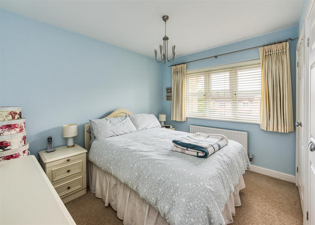 19 Cygnet Court-Bedroom 1.jpg