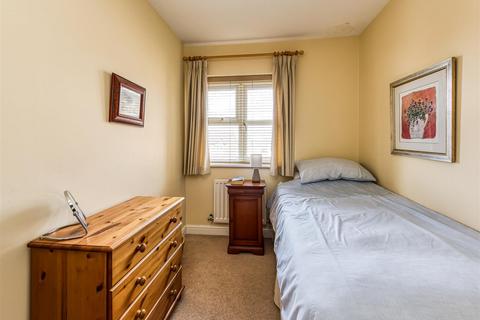19 Cygnet Court, Wombourne, Wolverhampton, WV5 0NN