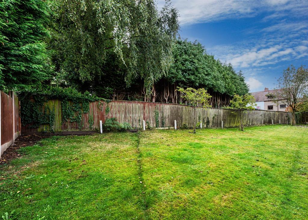 19 Cygnet Court-Garden 2.jpg