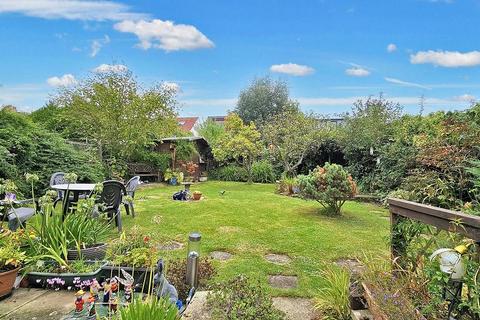 3 bedroom chalet for sale, Ivanhoe Road, Herne Bay, CT6 6EG