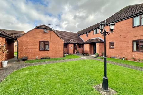 2 bedroom terraced bungalow for sale, St Charles Court, Lower Bullingham, Hereford, HR2