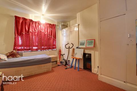 84 North Acton Road, London, NW10 7AY