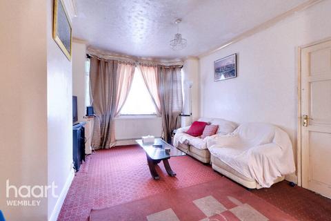 3 bedroom end of terrace house for sale, North Acton Road