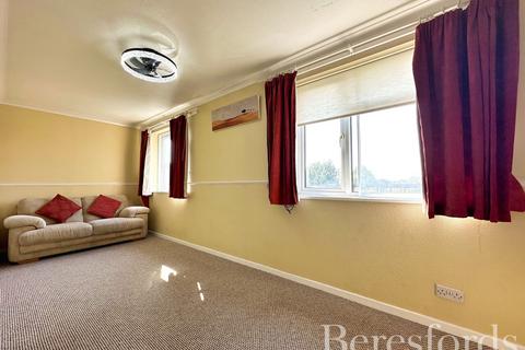 2 bedroom maisonette for sale, Victor Close, Hornchurch, RM12