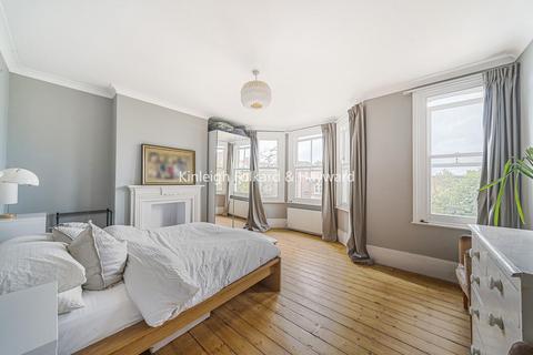 3 bedroom end of terrace house for sale, Gainsborough Road, North Finchley