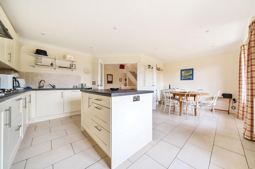 Kitchen/Dining Room (1)