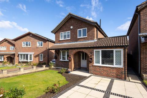 3 bedroom detached house for sale, Spur Drive, Leeds LS15