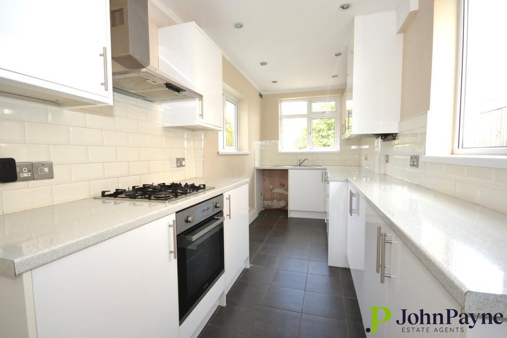 Tile Hill Lane, Tile Hill, Coventry... 3 bed semidetached house to