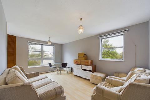 2 bedroom apartment for sale, Marlowe Gardens, London SE9