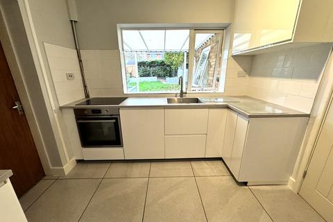15 Broad Lane North, Willenhall, WV12 5UH