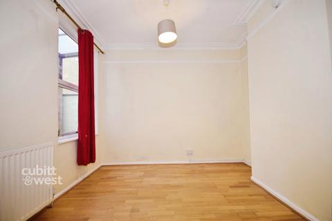 3 bedroom terraced house to rent, Manor Road Portsmouth PO1