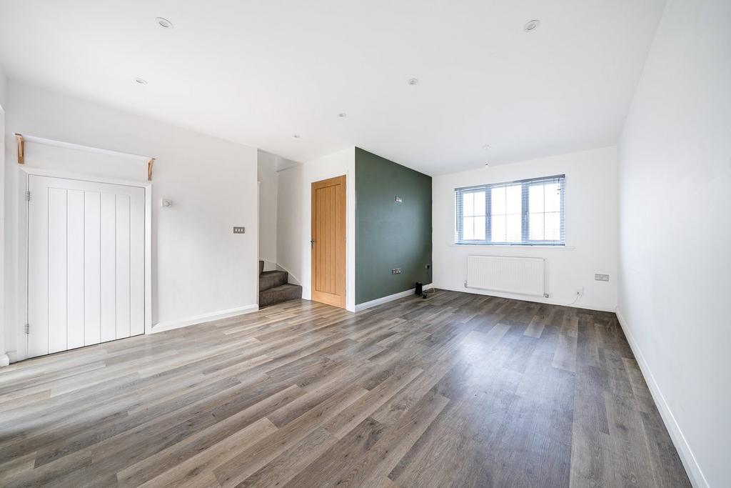 Hinksley Road, Flitwick, MK45 2 bed semidetached house for sale £320,000