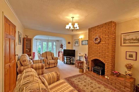 3 bedroom detached house for sale, Common Road, Wombourne, WV5