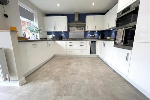 4 bedroom detached house for sale, Hickman Road, Bingham