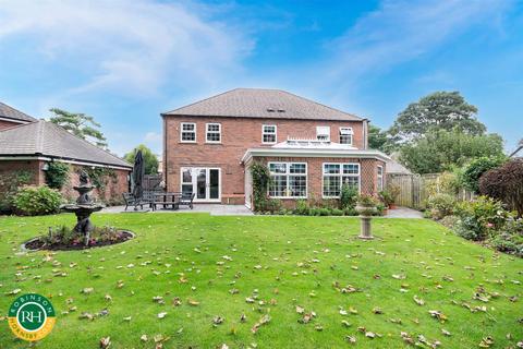 5 bedroom detached house for sale, Plantation Grove, Sprotbrough, Doncaster