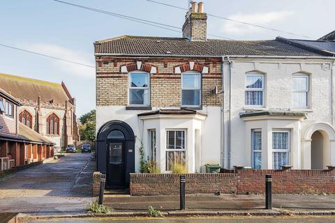 2 bedroom end of terrace house for sale, Canterbury Road, Folkestone