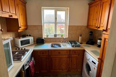 1 bedroom flat to rent, Severn Court, Grosvenor Park, Morecambe, LA3