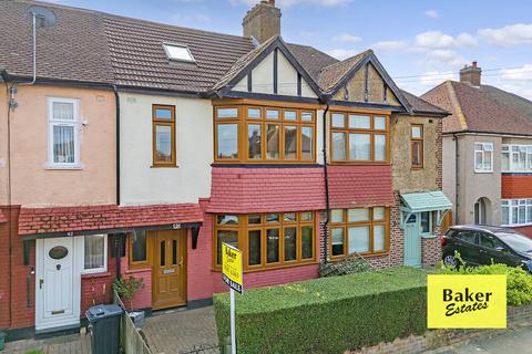 4 bedroom terraced house for sale, Newcastle Avenue, Hainault IG6