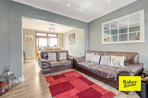 4 bedroom terraced house for sale, Newcastle Avenue, Hainault IG6