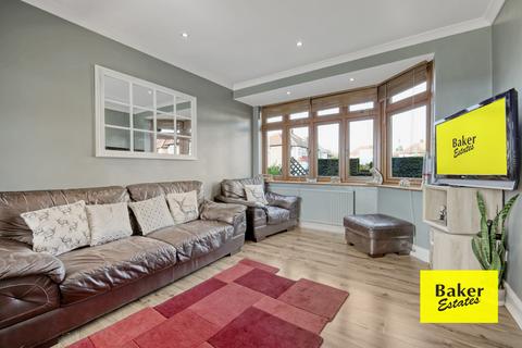 4 bedroom terraced house for sale, Newcastle Avenue, Hainault IG6