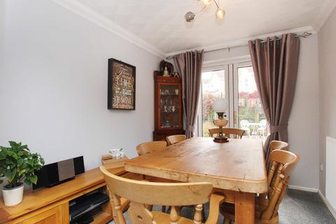 38 Acorn Grove, Church Village, Pontypridd, CF38 2AJ