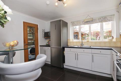 38 Acorn Grove, Church Village, Pontypridd, CF38 2AJ
