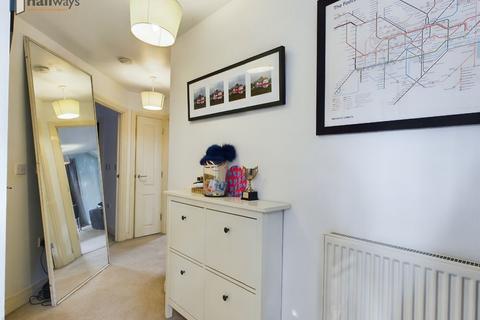 2 bedroom flat for sale, 1 Limes Close, Redhill RH1