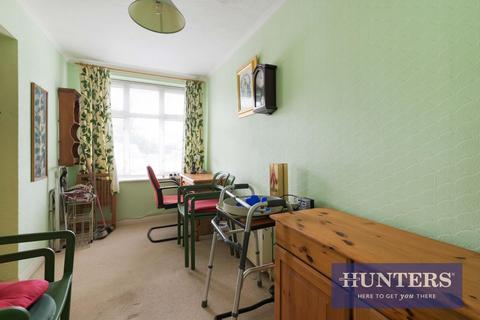 84 Cheam Common Road, Worcester Park, KT4 8QR
