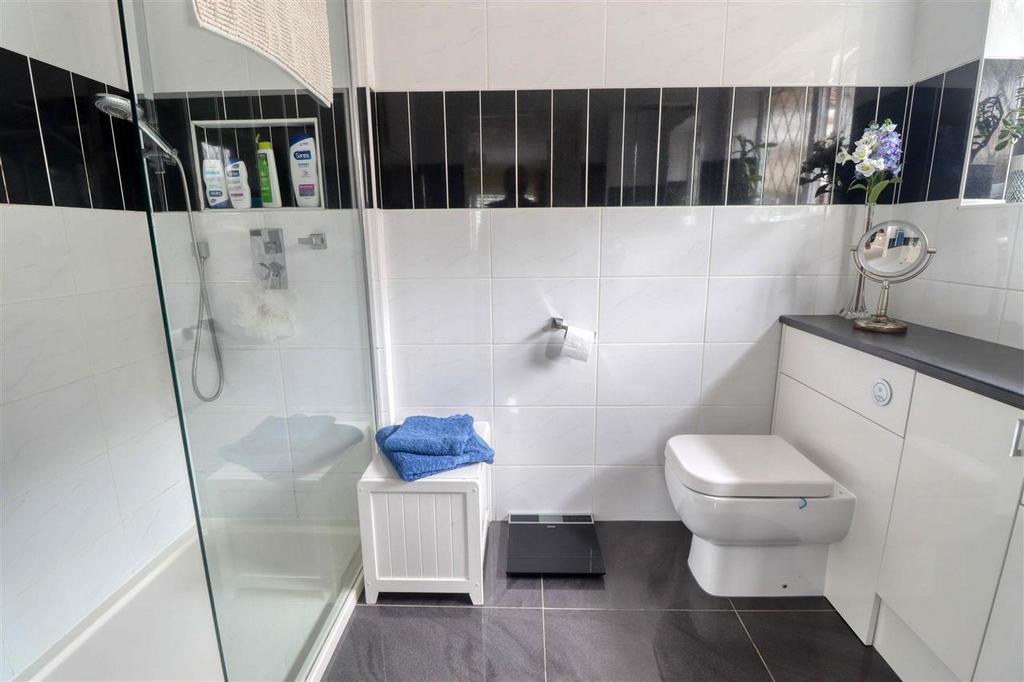 En Suite Shower Room