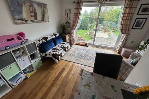 16 Maesyfelin, Llangorse, Brecon, LD3 7TS