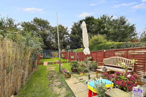 3 bedroom terraced house for sale, Weston Road, Strood, Rochester