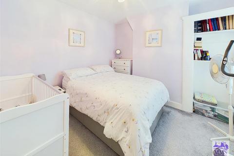 3 bedroom terraced house for sale, Weston Road, Strood, Rochester