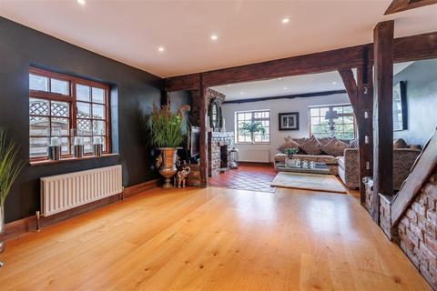 101 High Road, North Weald, Epping, CM16 6EA