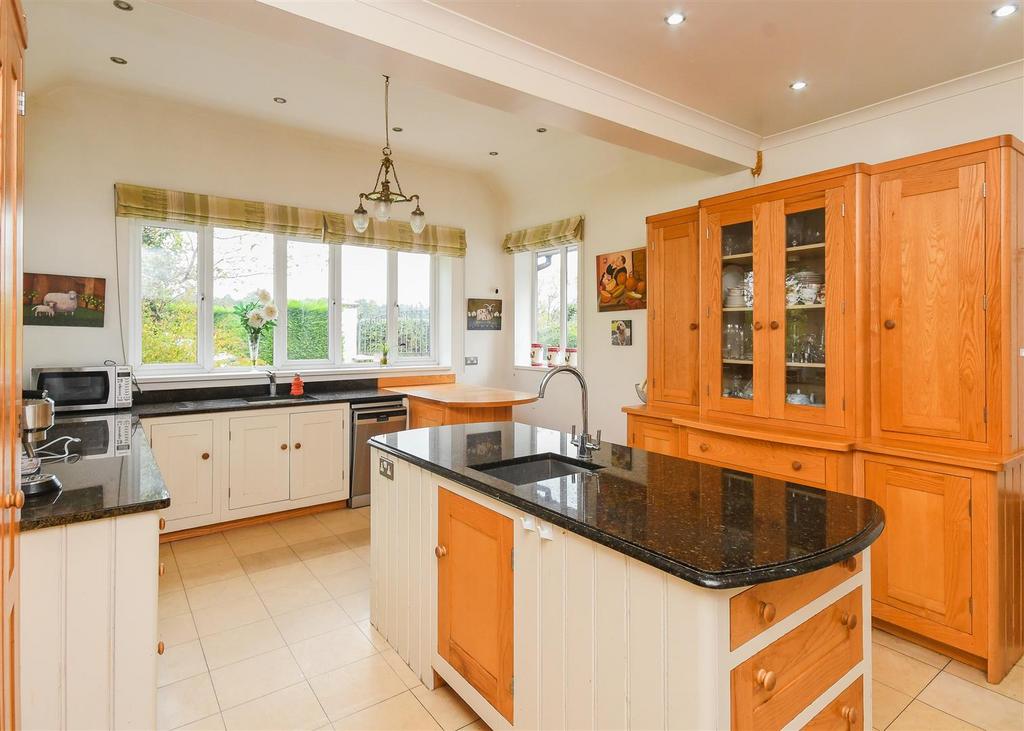 Tudor Lodge - Breakfast Kitchen.jpg