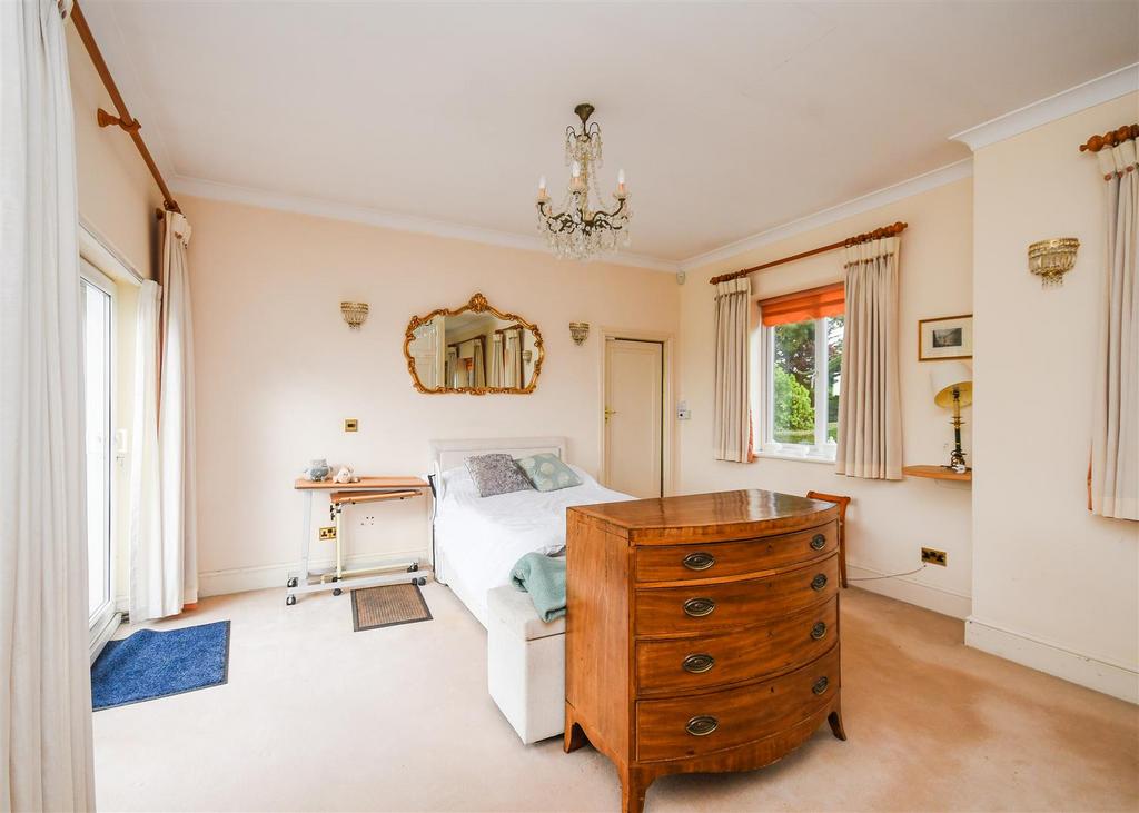Tudor Lodge - Principal Bedroom Suite (2).jpg