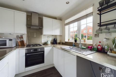 2 bedroom end of terrace house for sale, Ironstone Close, Bream, Lydney