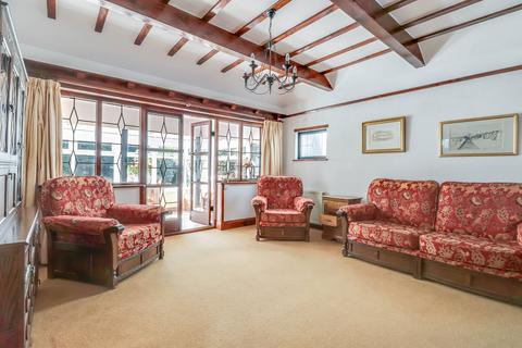 7 Burlescoombe Close, Southend-on-sea, SS1 3QQ