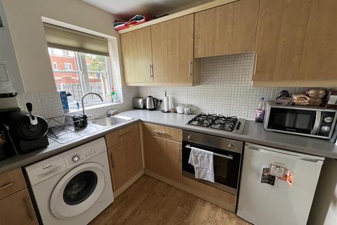 2 bedroom house to rent, Tiverton Drive, Wilmslow, Cheshire