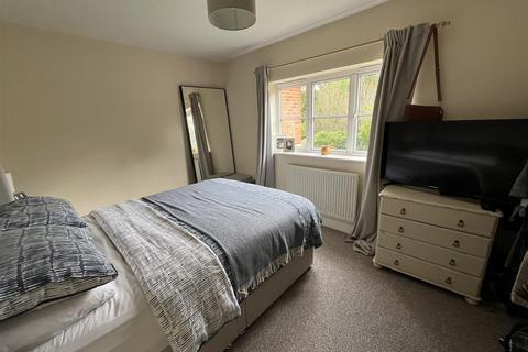 2 bedroom house to rent, Tiverton Drive, Wilmslow, Cheshire