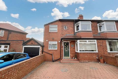 4 bedroom semi-detached house for sale, Briarsyde, Benton, Newcastle upon Tyne, Tyne and Wear, NE12 9SL