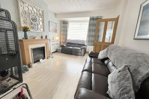 4 bedroom semi-detached house for sale, Briarsyde, Benton, Newcastle upon Tyne, Tyne and Wear, NE12 9SL