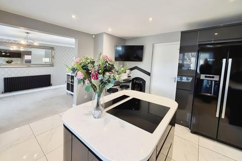 3 bedroom detached house for sale, Beacon Glade, South Shields