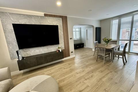 24 Auburn Road, Denton, Manchester, M34 2EB
